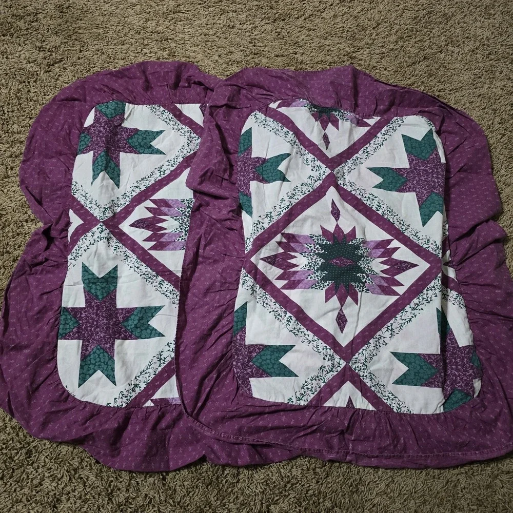 paw twin size Reversible‎ quilt with shams  95